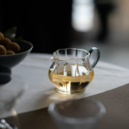 Simple Chic Glass Handle Glass Apple Shape Fair Cup