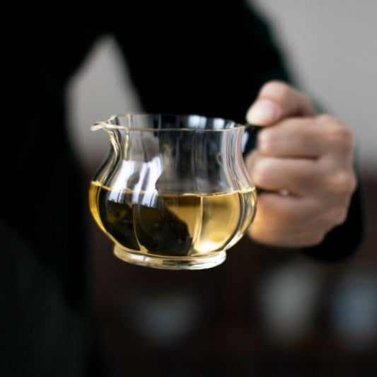 Simple Chic Glass Handle Glass Apple Shape Fair Cup