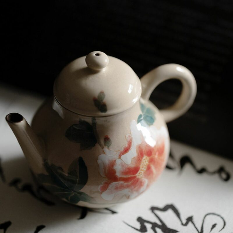 Wucai Underglaze decoration Ceramic Peony 130ml Teapot